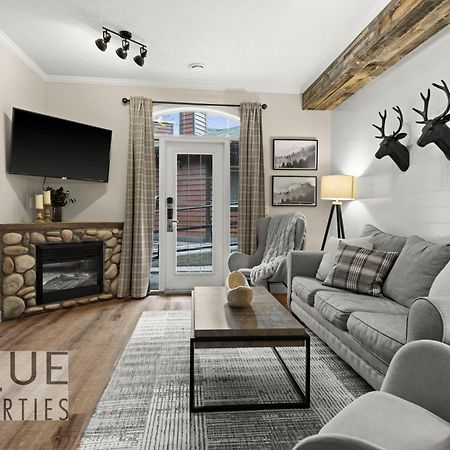 Mystic Mountain Chalet, Heated Outdoor Pool & Hot Tub, Free Parking, Fast Wifi! Canmore Zewnętrze zdjęcie